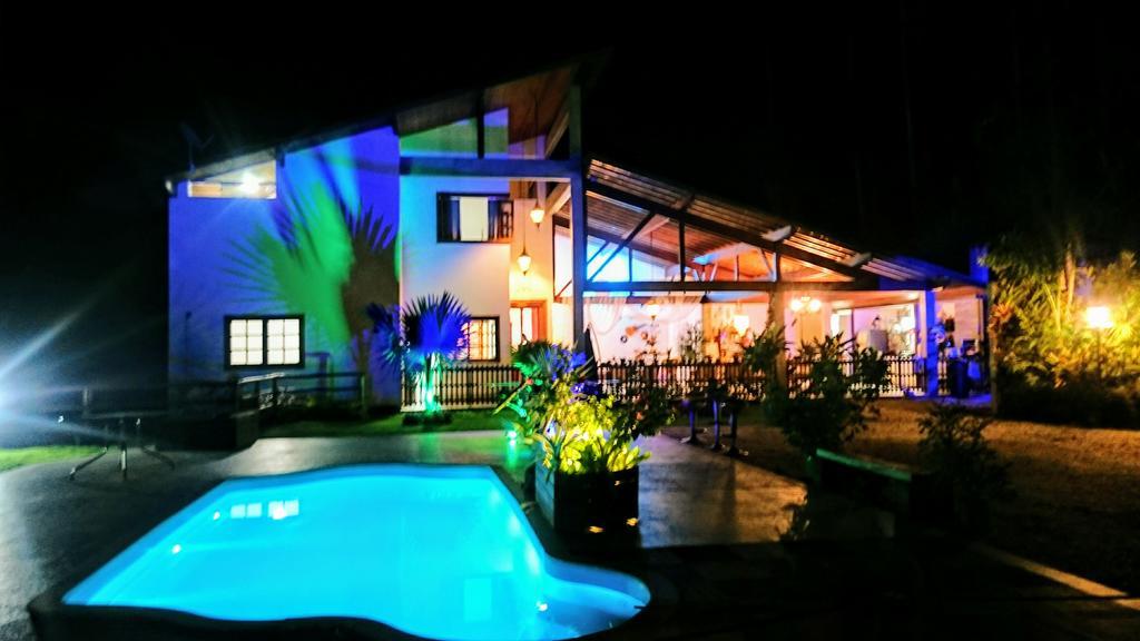 Casa Na Floresta Apartment เปเนโด ภายนอก รูปภาพ
